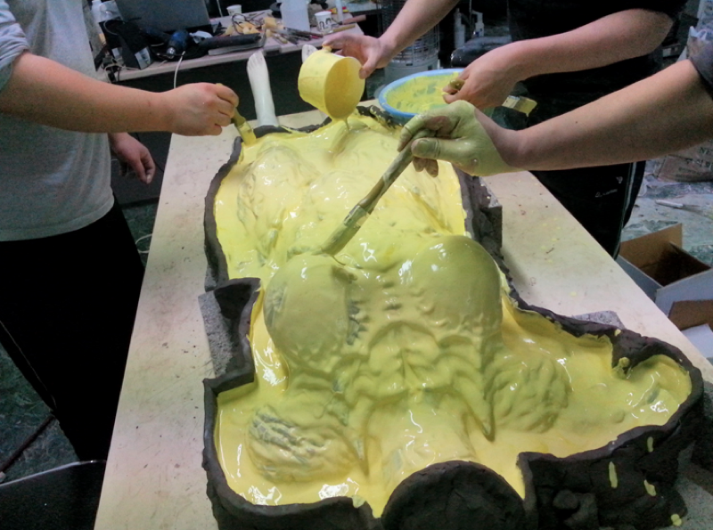 Illustration for article titled How To Make Incredible StarCraft CosplayÂ